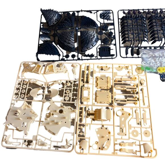 Thames & Kosmos My Robotic Pet Tumbling Hedgehog 172pc STEM Experiment Kit - Picture 5 of 9